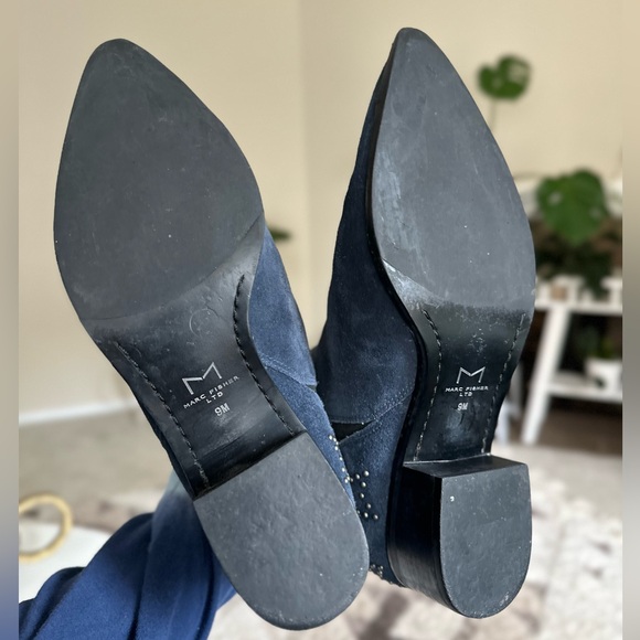 Marc Fisher LTD Yalyn metal studded blue suede Chelsea pointy toe booties size 9 - Picture 13 of 13